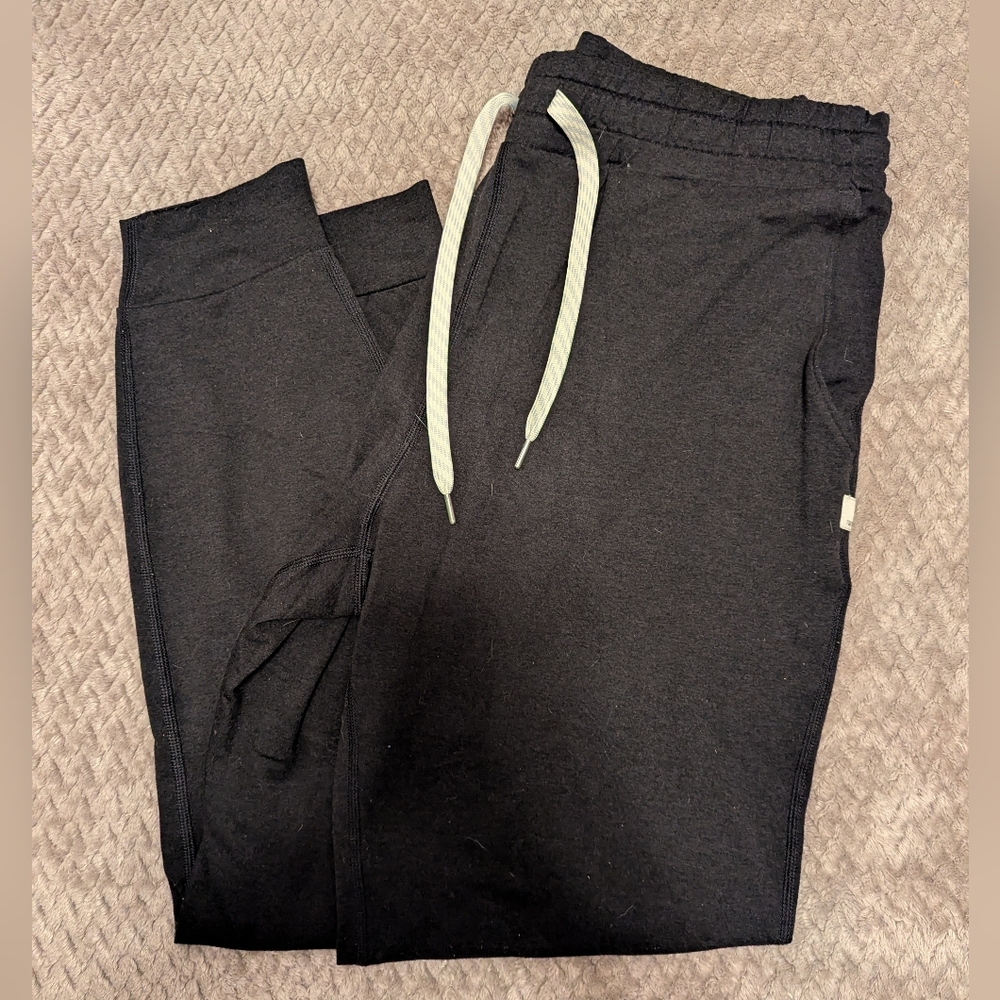 Vuori Women's Performance Jogger Medium Lounge Pant Black Heather Gray Athletic